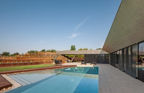 Casa Aragón, Huesca: geometría vanguardista