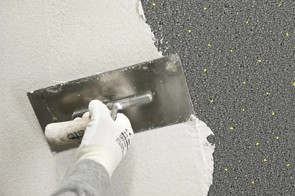 Verarbeitung von Hartschaumplatten: Armierung der EPS-Platten mit Armierungsmasse StoArmat Classic