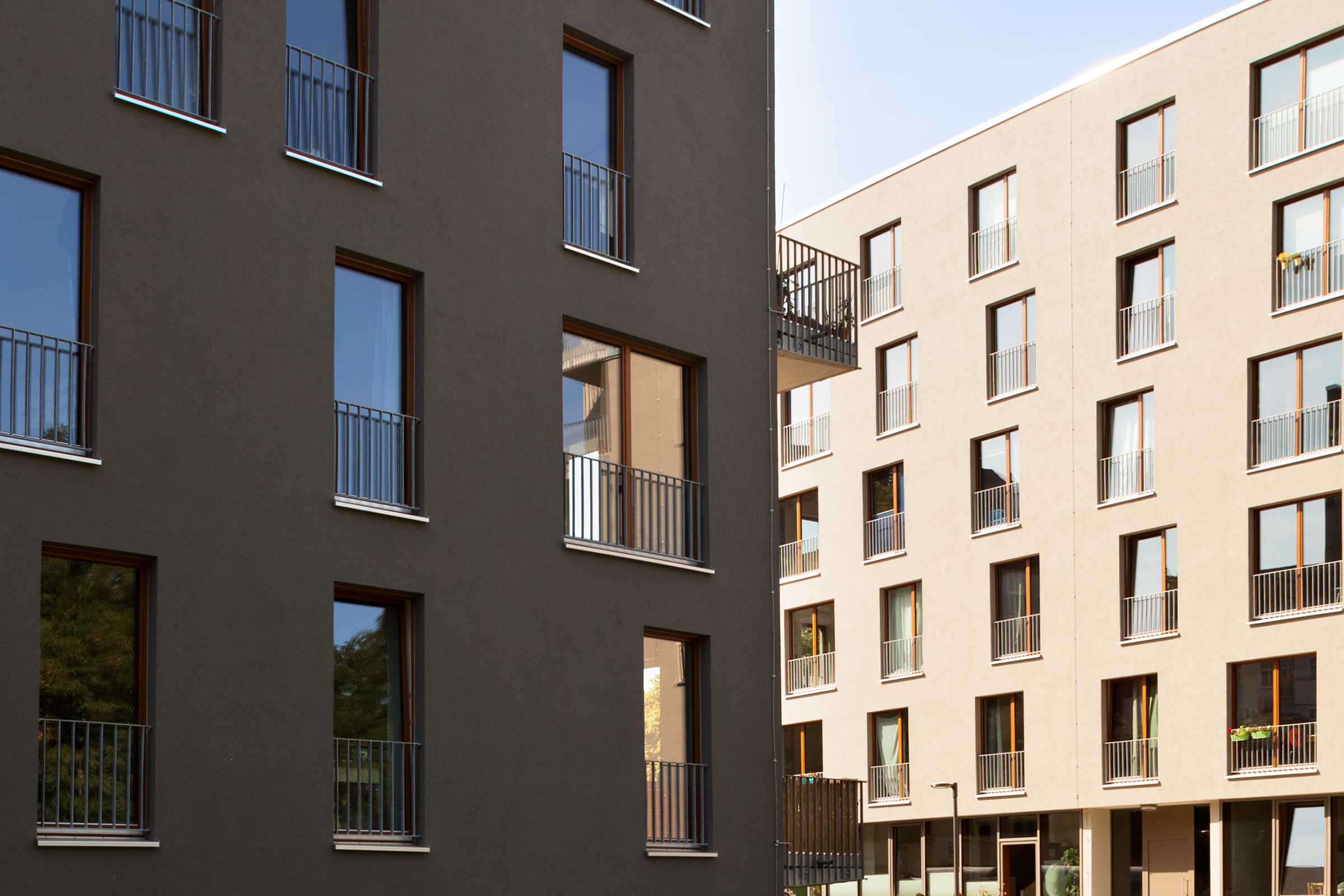 Isolamento ETICS para edifícios de grande altura. Fachada isolada com o sistema Sto ETICS
