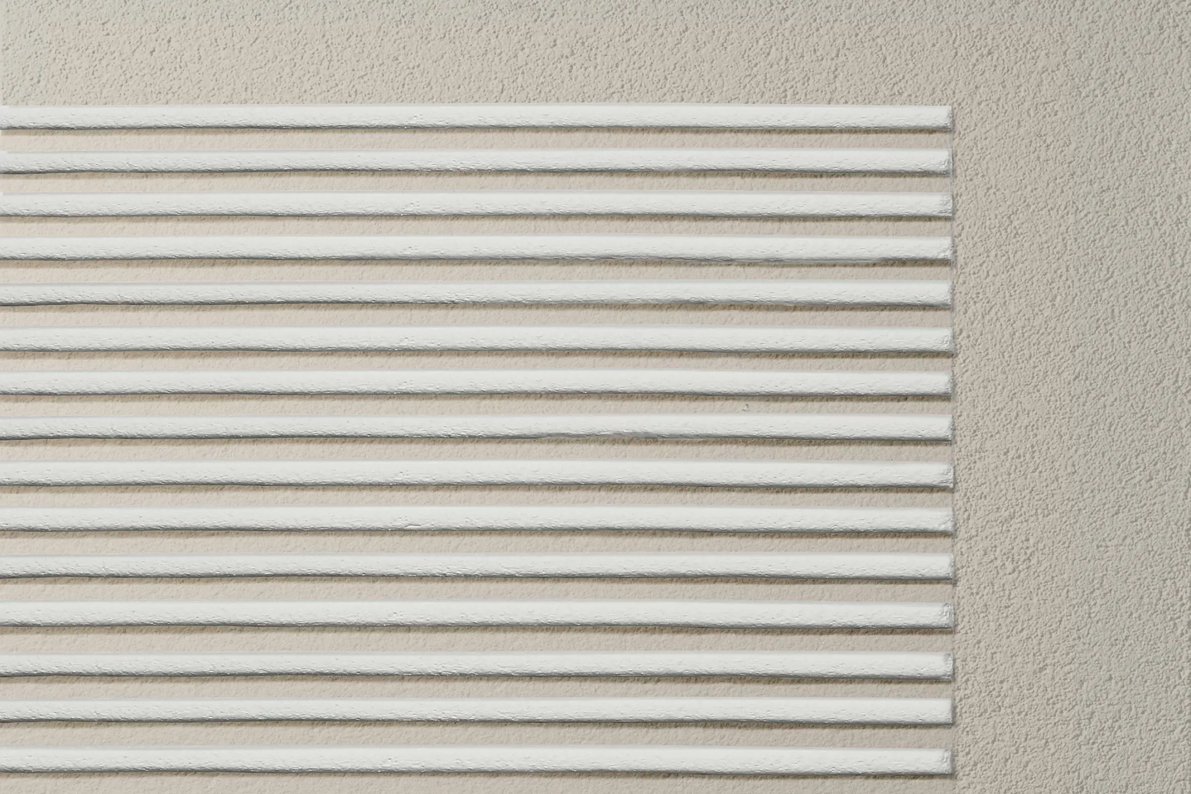 Digital close-up of a StoSignature Linear 30 texture with horizontal lines